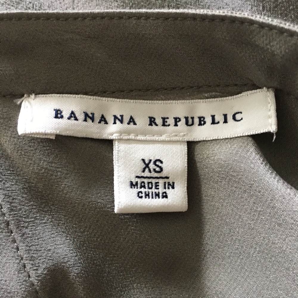 Banana Republic 100% silk tank size XS - Picture 4 of 7
